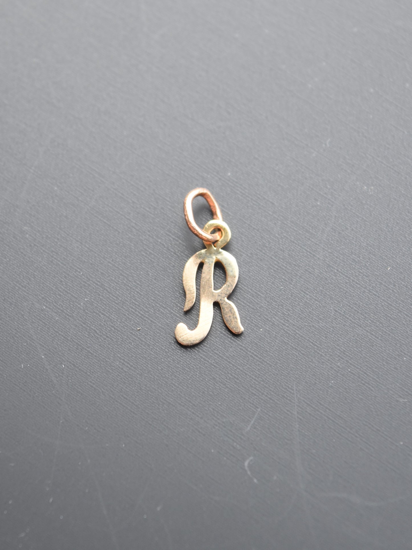 Vintage 14K R Letter Charm