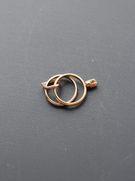 14K 金迷你钻石订婚戒指吊坠