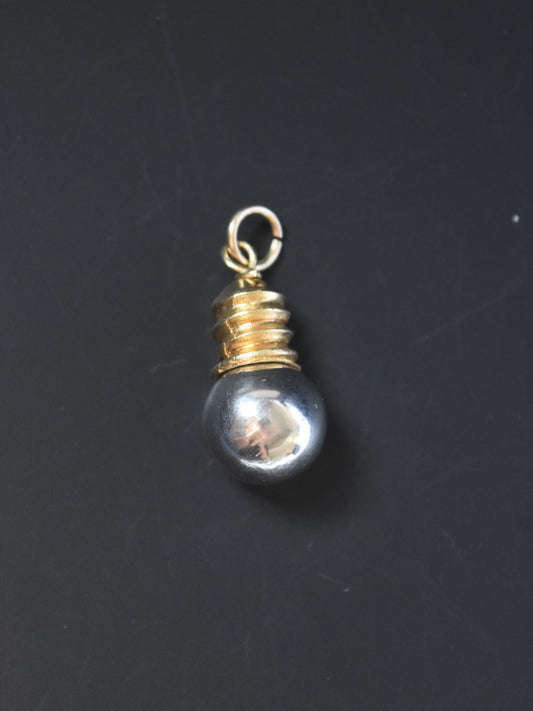 Vintage 14K Gold Light Bulb Charm