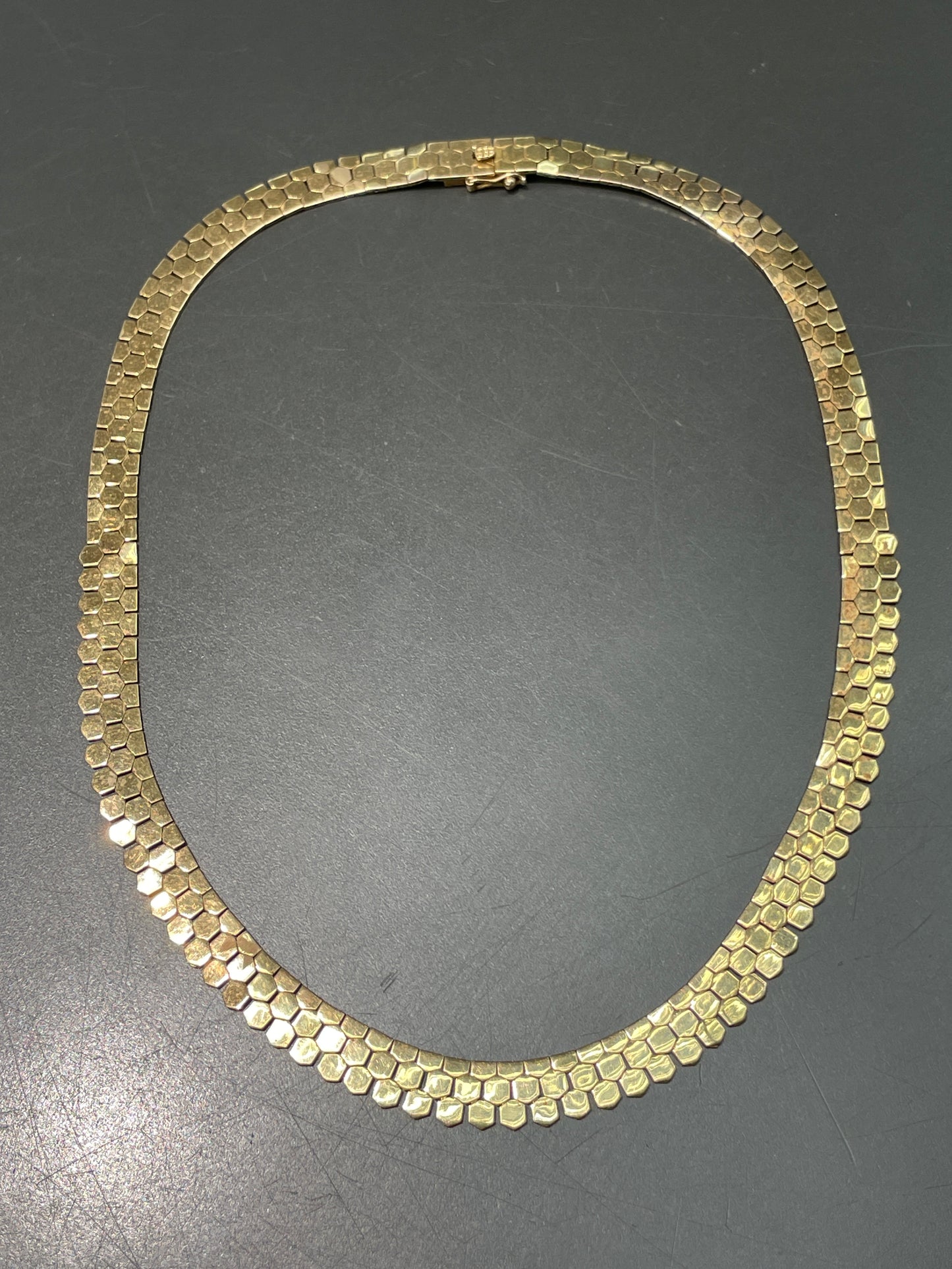 Retro 18K Gold Honeycomb Choker Necklace
