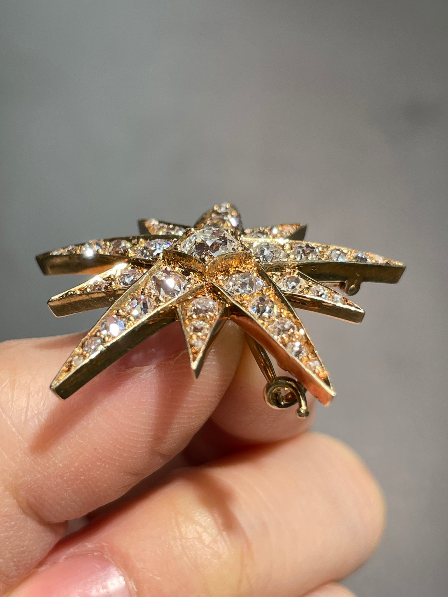 Antique 14K Gold 3.30 CTW Diamond Starburst Pendant Brooch