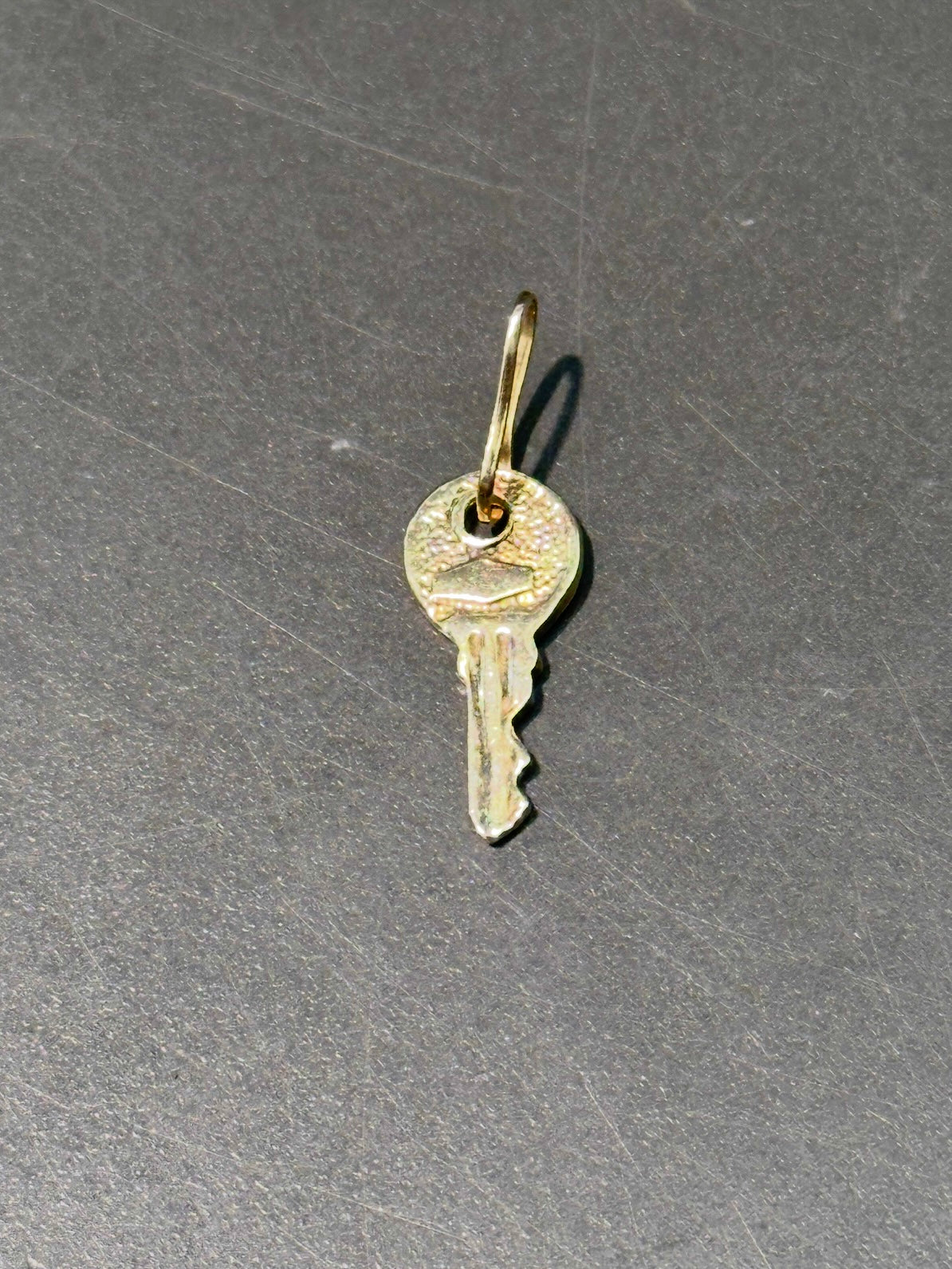 Vintage 14K Yellow Hold Mini “Apre Il Tuo Cuore” Key Charm