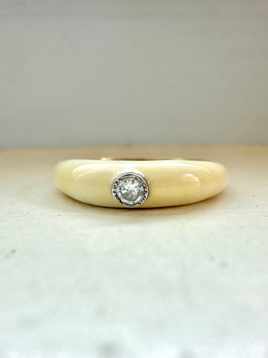 Bague diamant en émail blanc crème en or 18 carats SZ 5.5