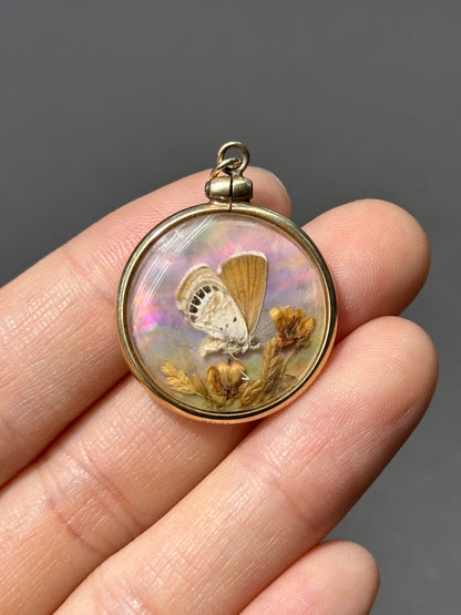 古董 14K 金双面蝴蝶母珍珠吊坠