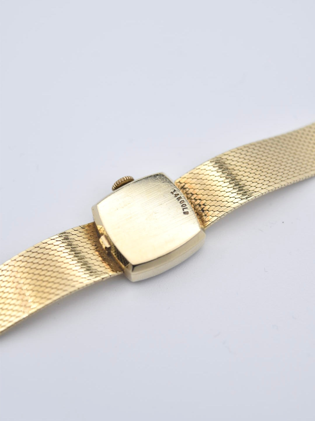 vintage 14K Gold Omega vendu au détail par Tiffany &amp; Co. Diamond Montre-bracelet