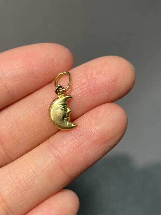 Vintage 18K Yellow Gold Puffy Crescent Moon Face Charm Pendant