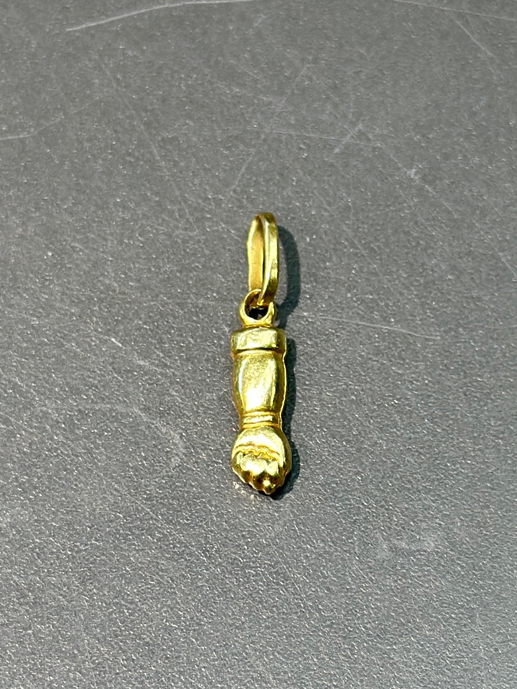 Vintage 18K Gold Mini Figa Arm Charm