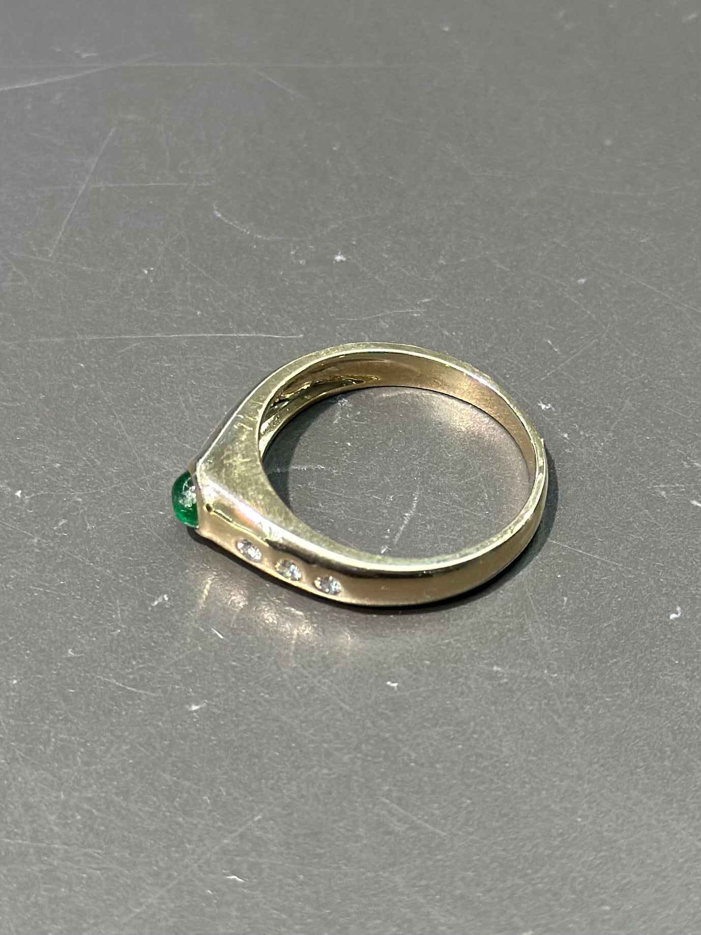 14K 金绿宝石钻石吉普赛戒指 尺寸 6