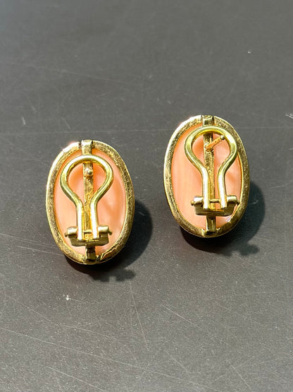 Vintage 18K Gold Angel Skin Coral Cabochon Earring