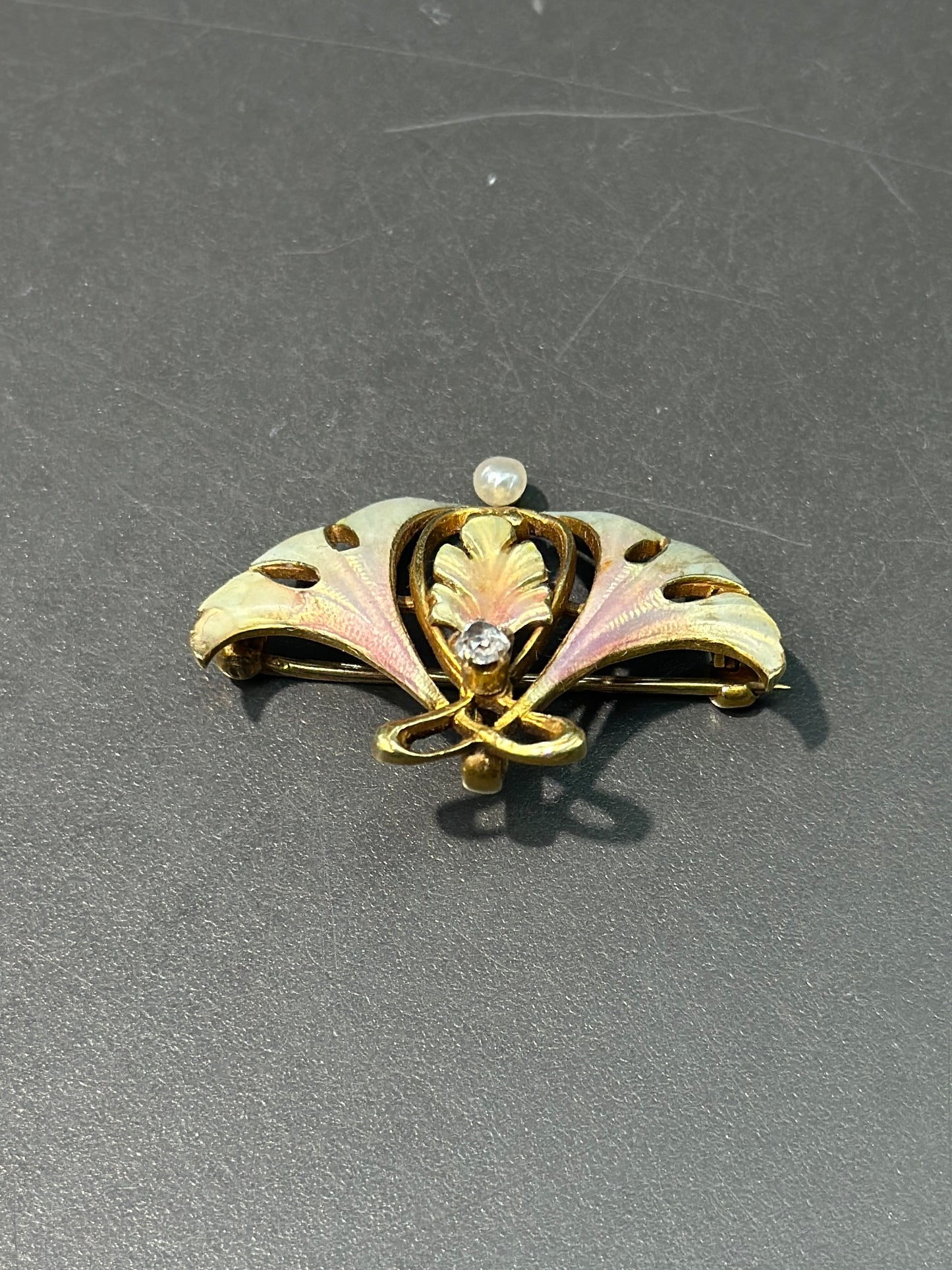 Art Nouveau 14K Or Feuille de Ginkgo Diamant et Perle Émail Broche