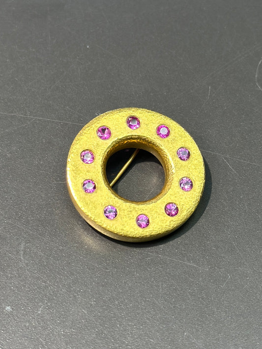 Linda Lee Johnson 22K Gold Ruby Circle Brooch