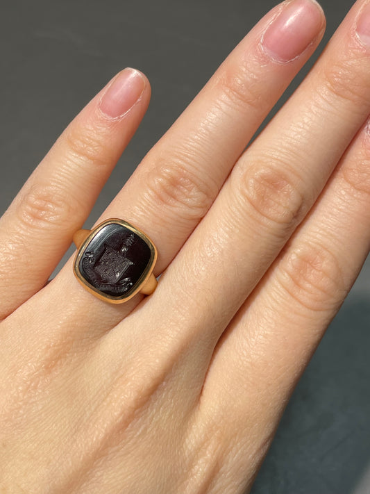 Antique 14K Yellow Gold Carnelian Intaglio Signet Ring