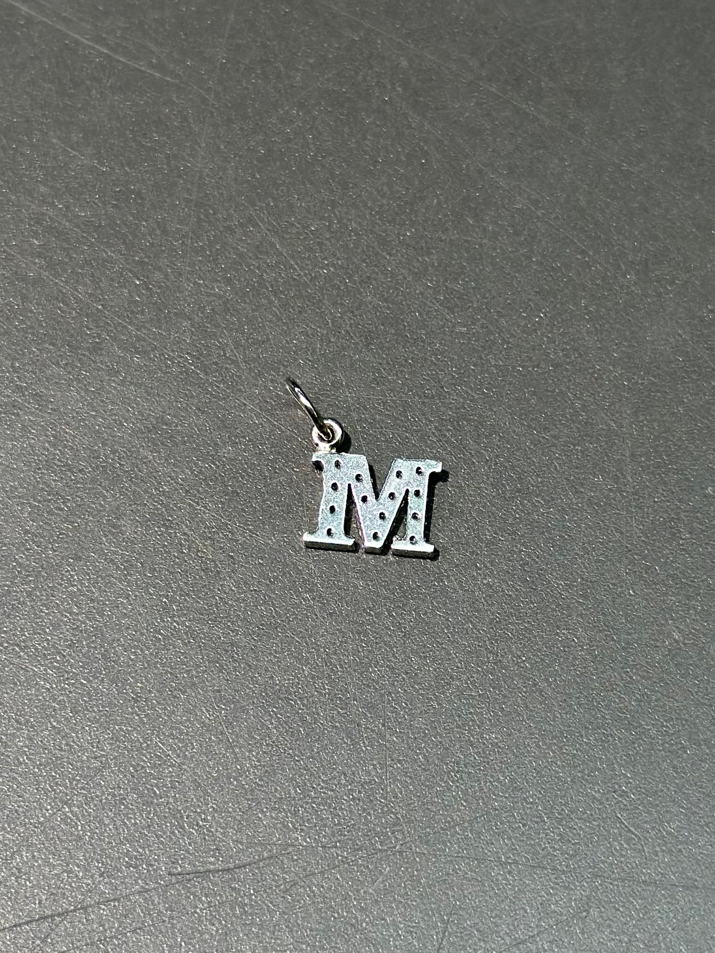 复古 14K 金钻石字母吊饰