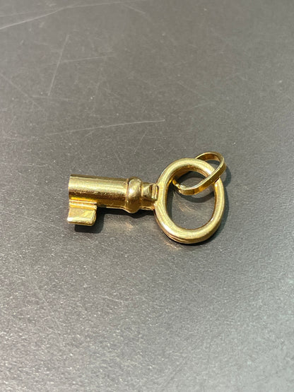 Vintage 18K Yellow Gold Mey Pendant Charm