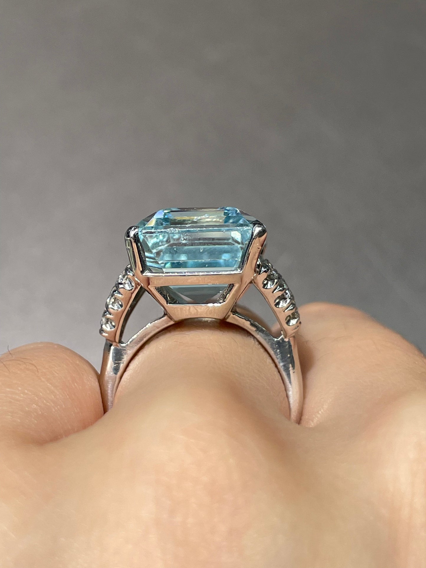 Vintage Platinum Aquamarine Diamond Ring