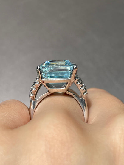 Vintage Platinum Aquamarine Diamond Ring