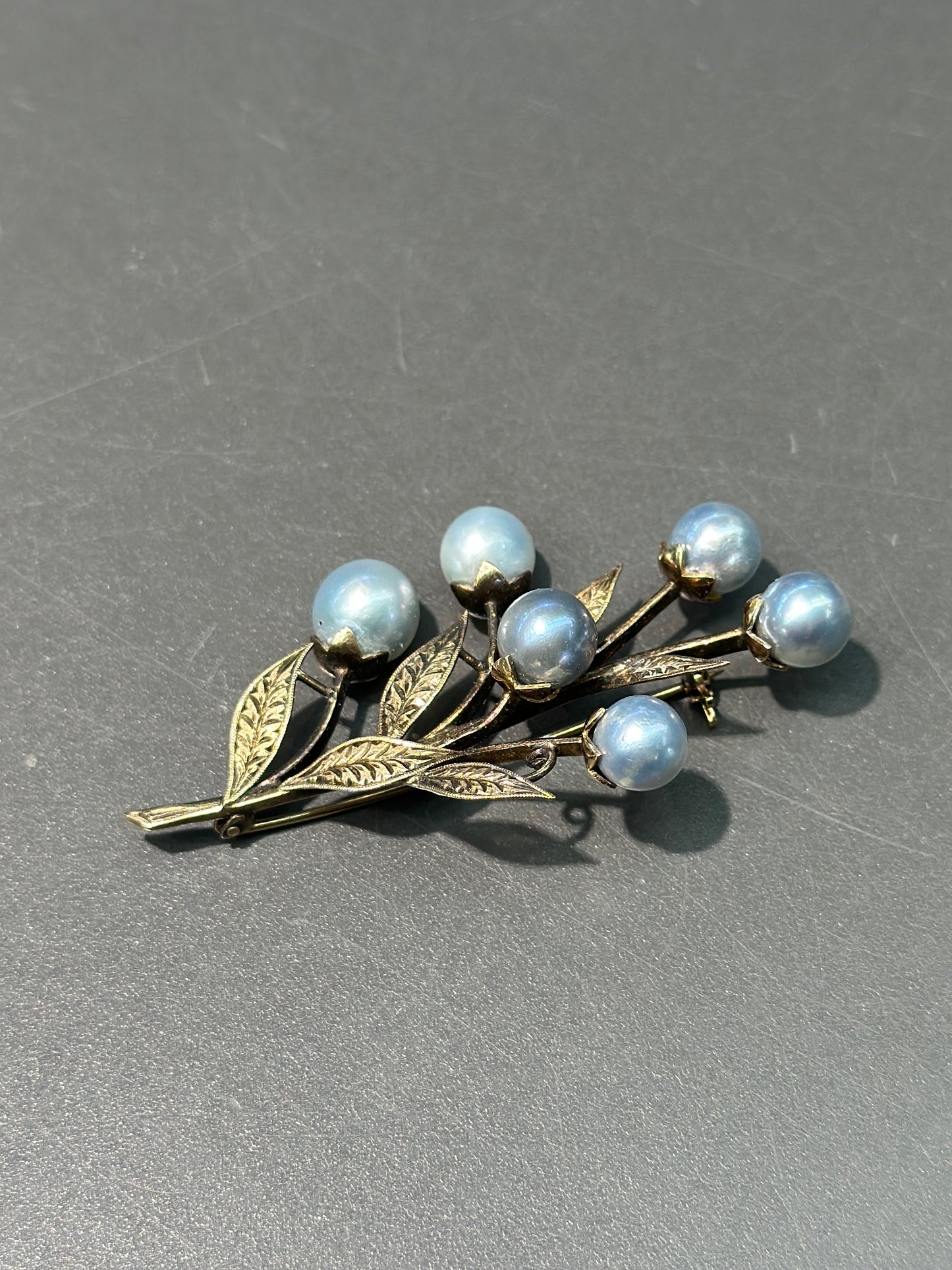 ￼Vintage 14K Gold Pearl Flower Brooch