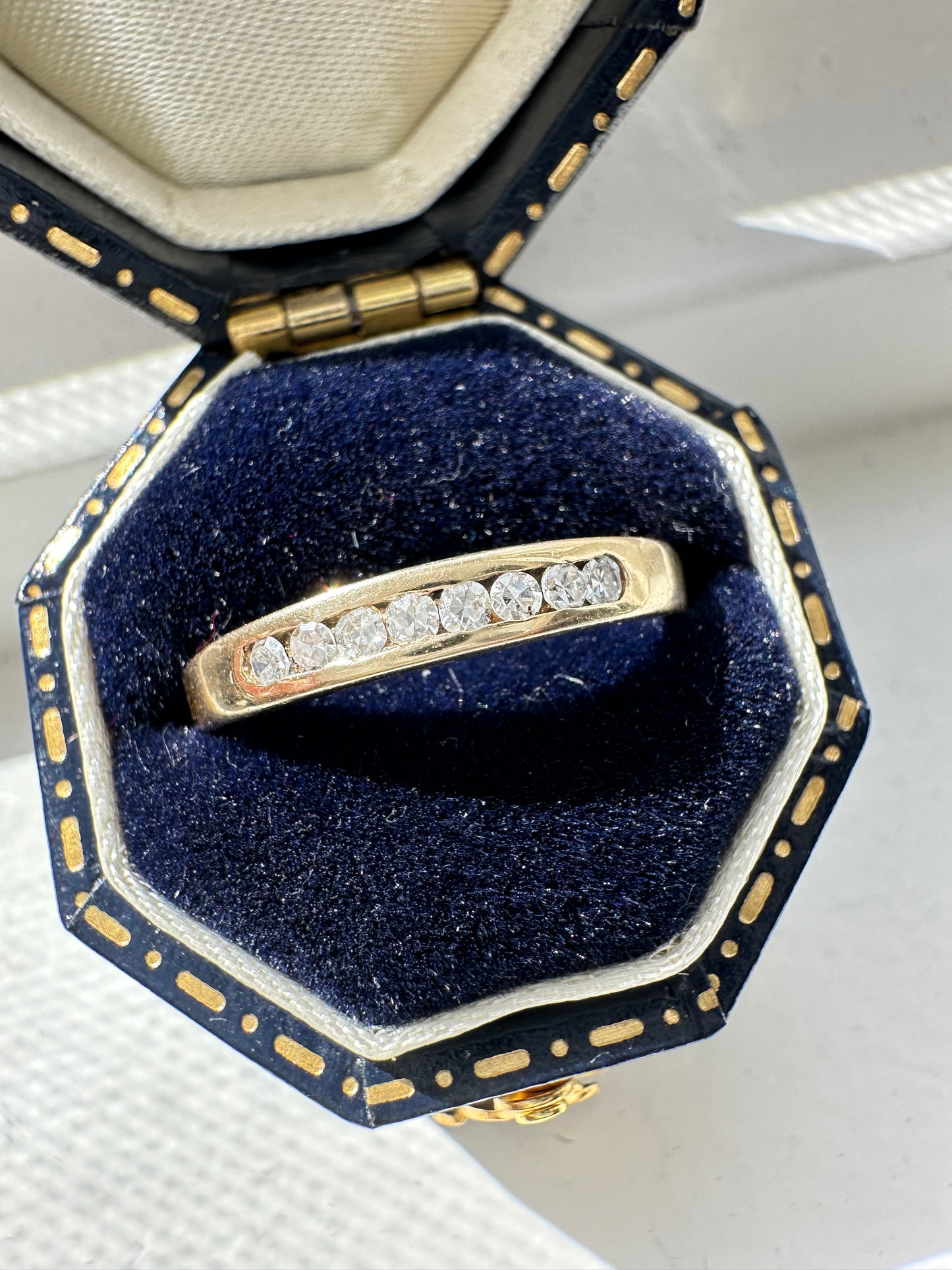 14K 金 0.12 CTW 八石钻石戒指