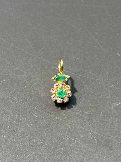 18K 黄金绿宝石钻石光环吊坠