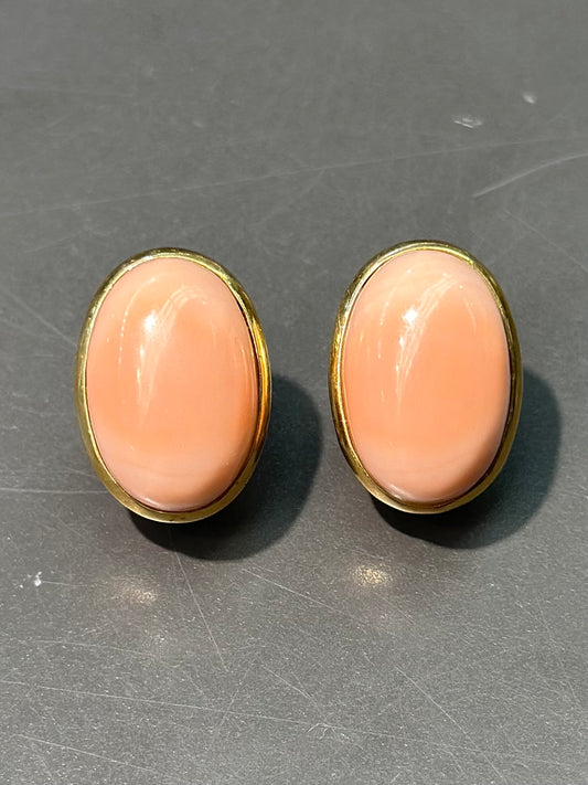 Vintage 18K Gold Angel Skin Coral Cabochon Earring