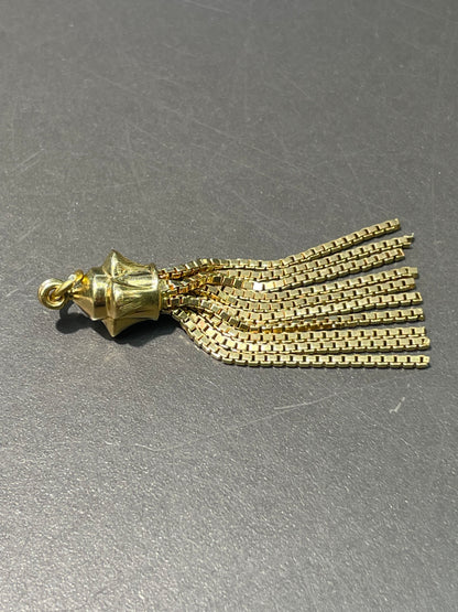 Vintage 18K Yellow Gold Tassel Pendant