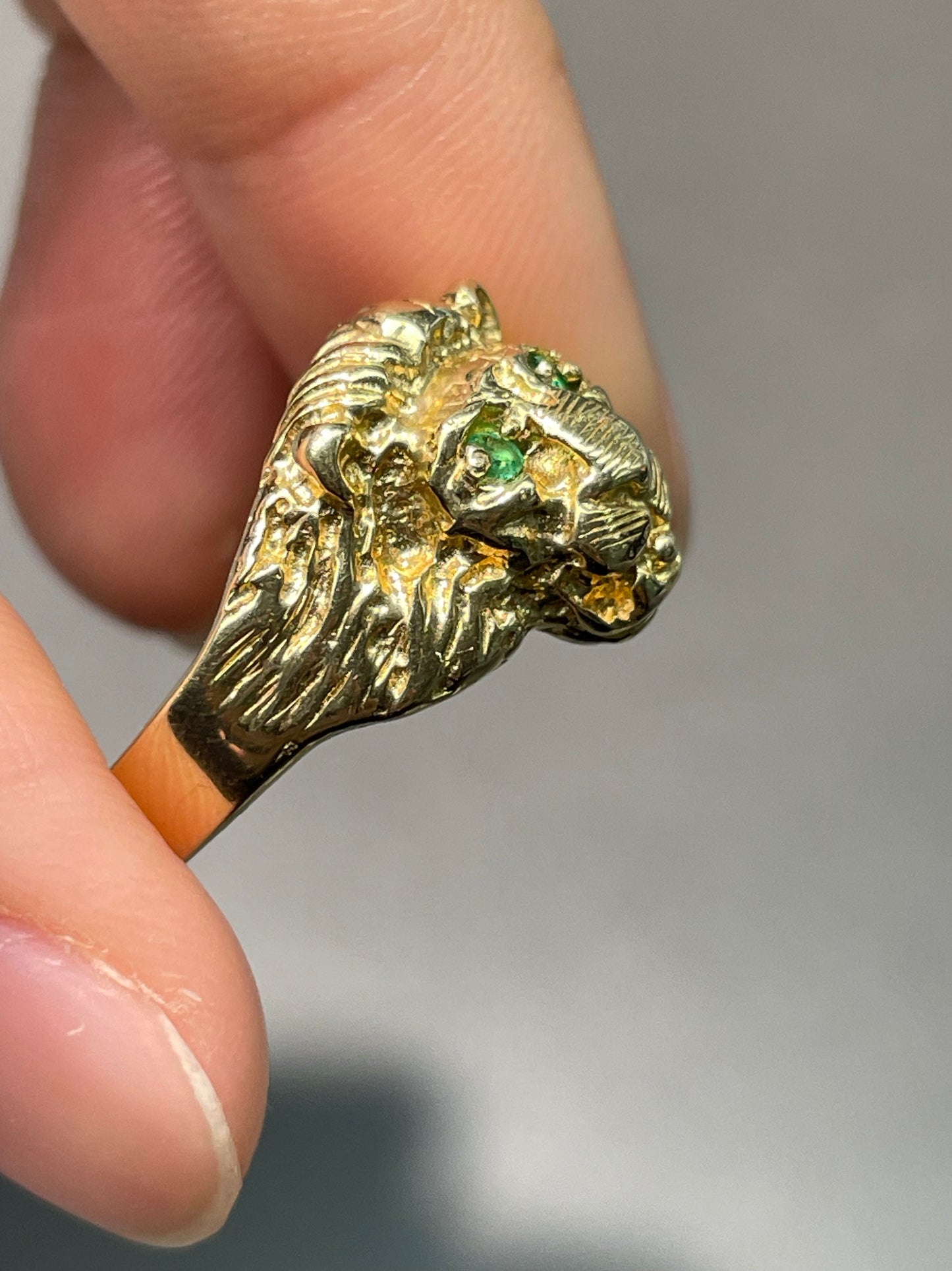 Vintage 14K Yellow Gold Emerald Lion Ring
