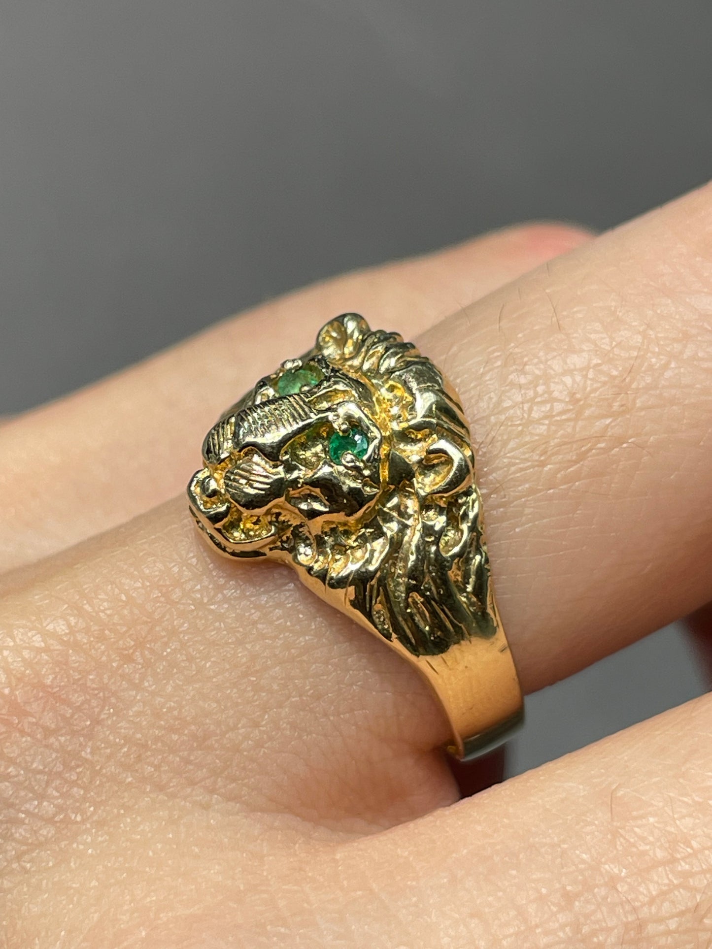 Vintage 14K Yellow Gold Emerald Lion Ring