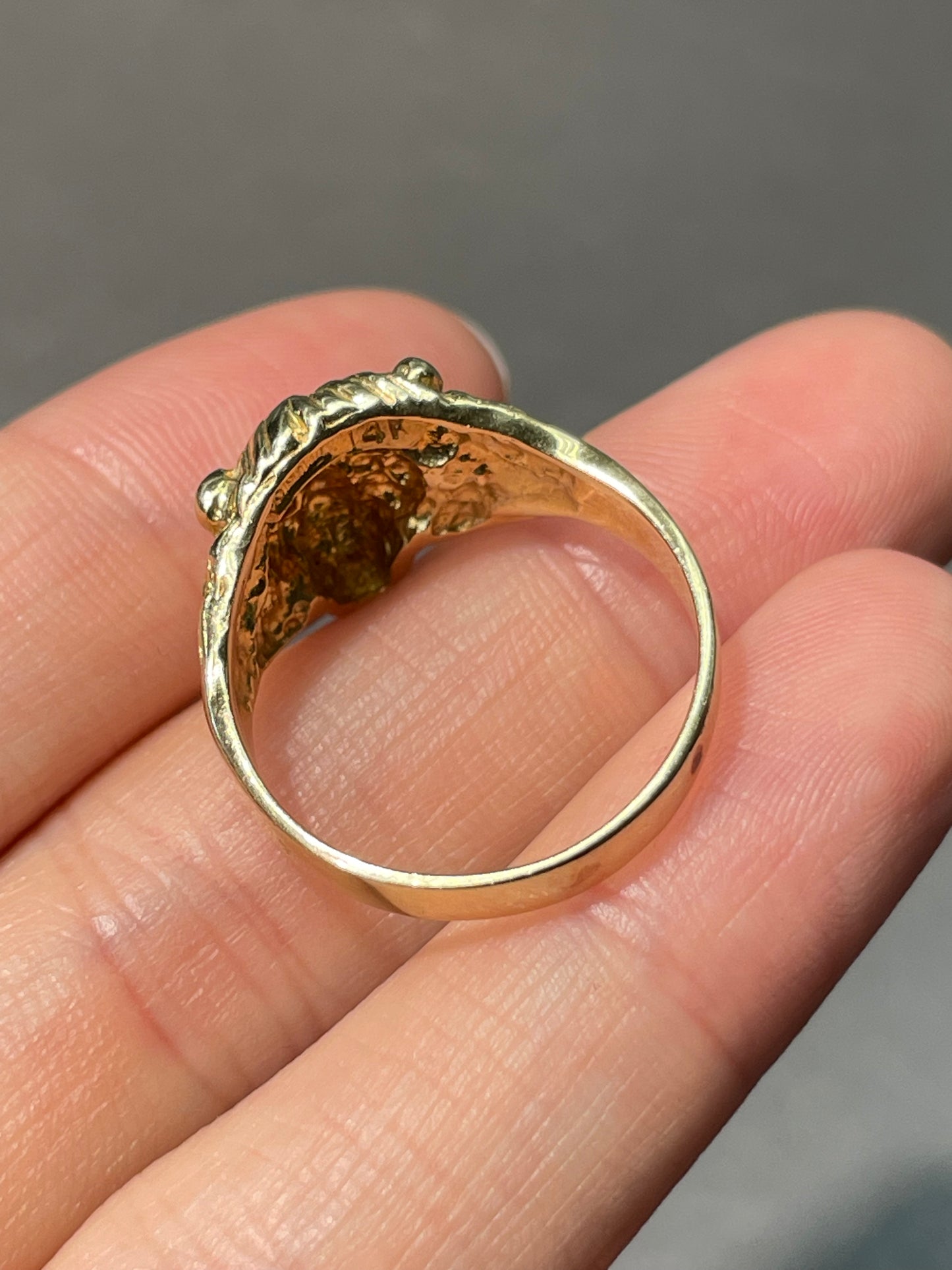 Vintage 14K Yellow Gold Emerald Lion Ring