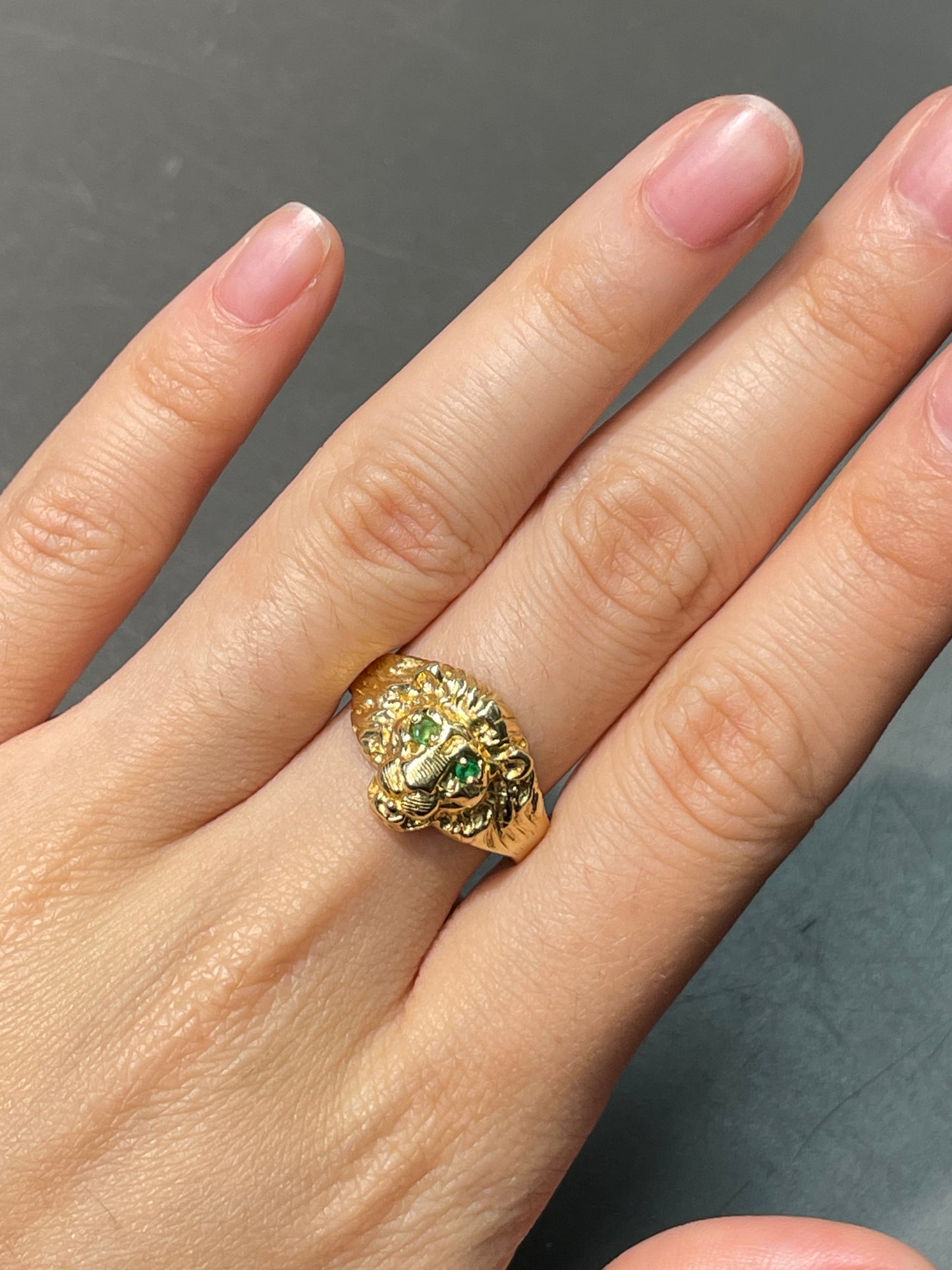 Vintage 14K Yellow Gold Emerald Lion Ring