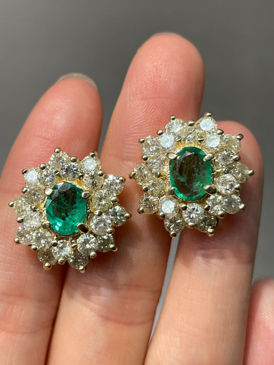 Vintage 18K Yellow Gold Emerald 4.0 CTW Diamond Halo Cluster Earring