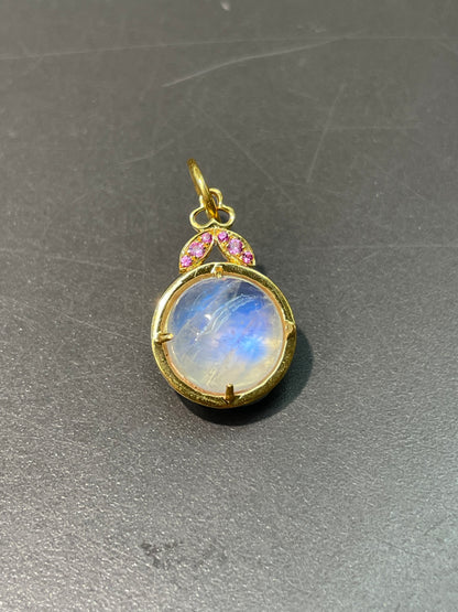 18K Yellow Gold Moonstone Pink Sapphire Motif Charm Pendant