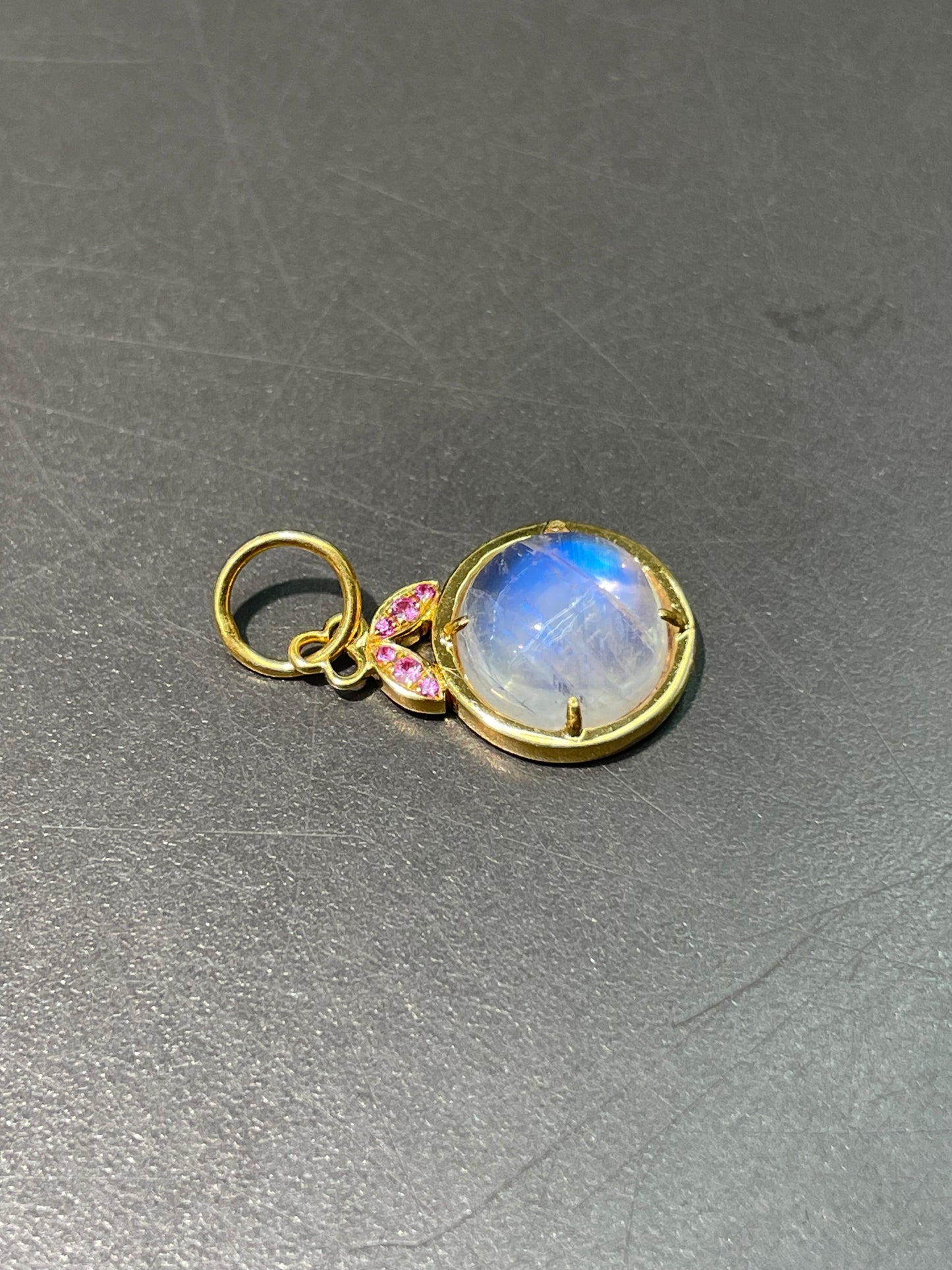18K Yellow Gold Moonstone Pink Sapphire Motif Charm Pendant