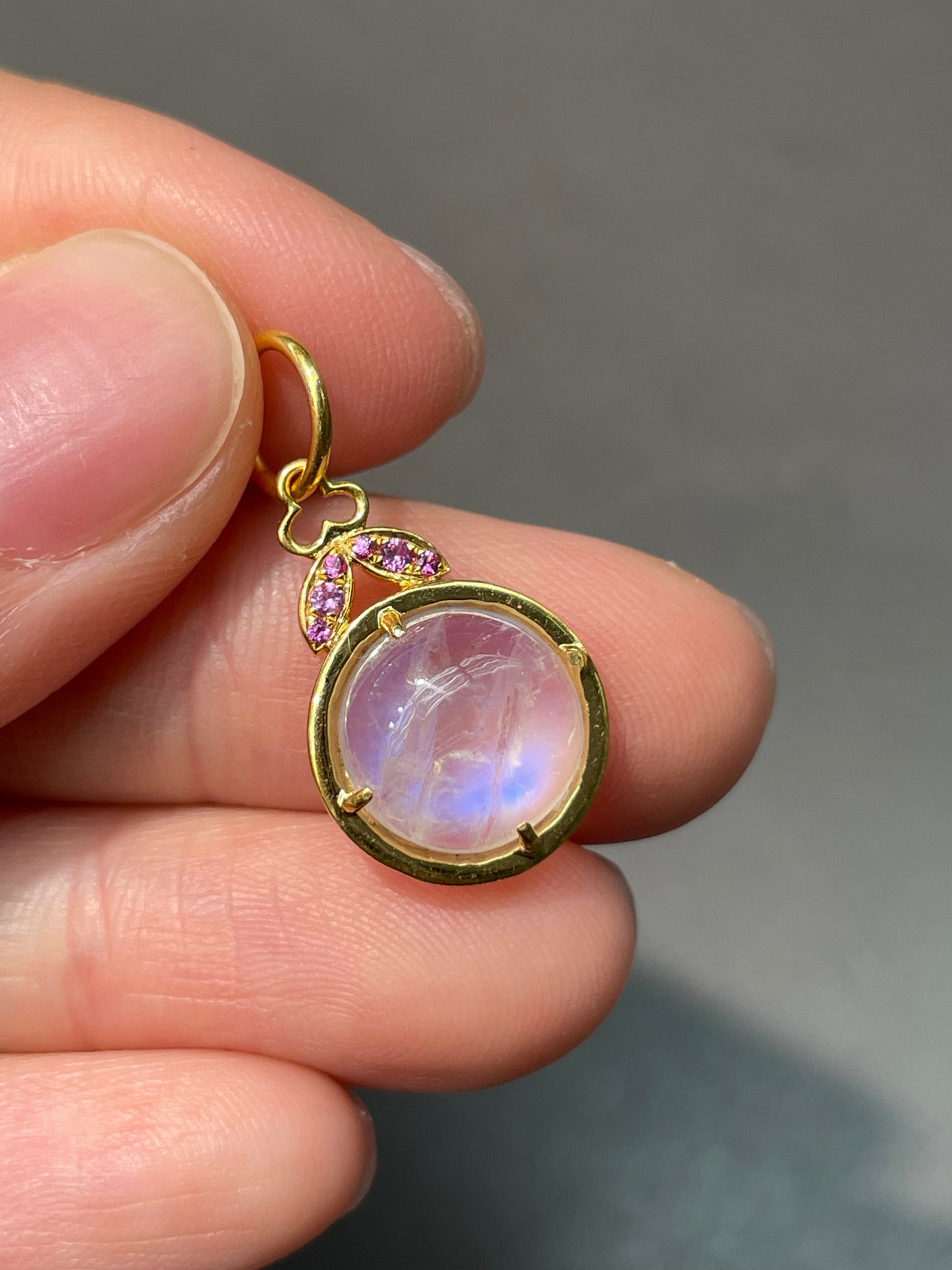 18K Yellow Gold Moonstone Pink Sapphire Motif Charm Pendant