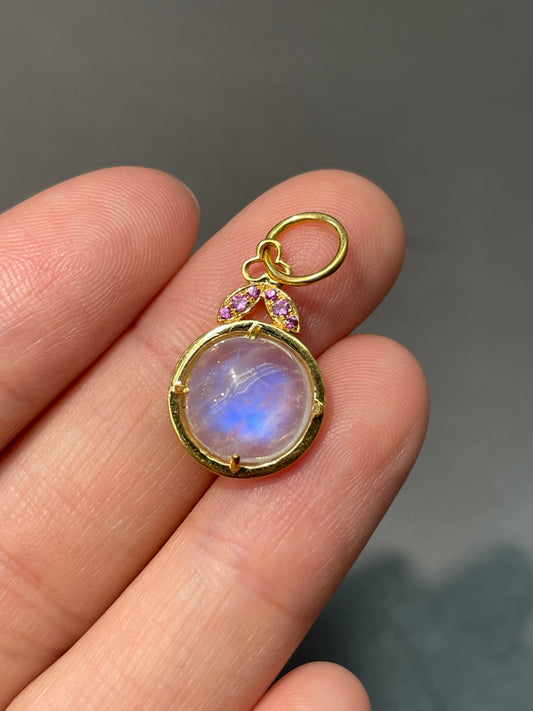 18K Yellow Gold Moonstone Pink Sapphire Motif Charm Pendant