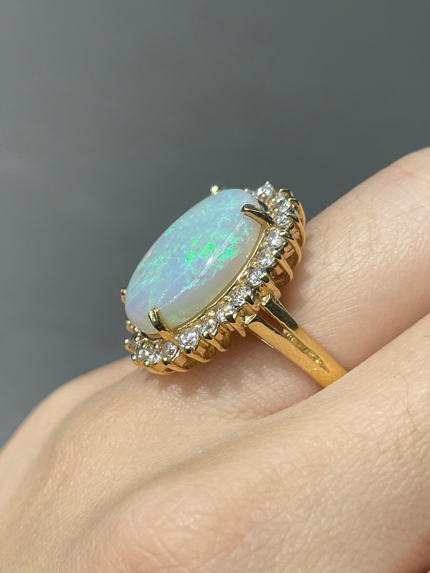 Bague halo de diamants opale en or 14 carats SZ 6.5