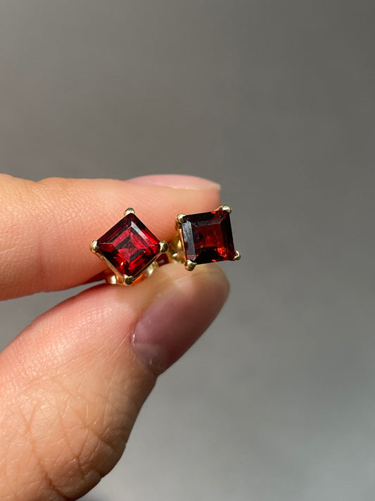 14K Yellow Gold Square Cut Garnet Earring