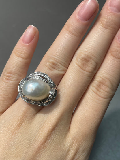 Vintage 14K White Gold Baroque Pearl Diamond Ring