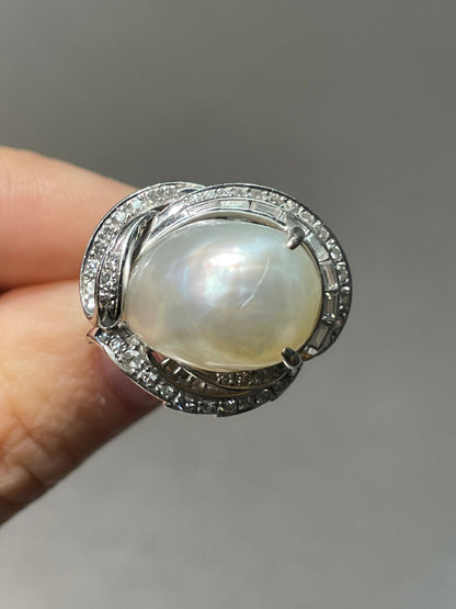 Vintage 14K White Gold Baroque Pearl Diamond Ring