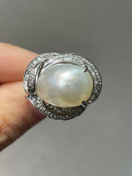 Vintage 14K White Gold Baroque Pearl Diamond Ring