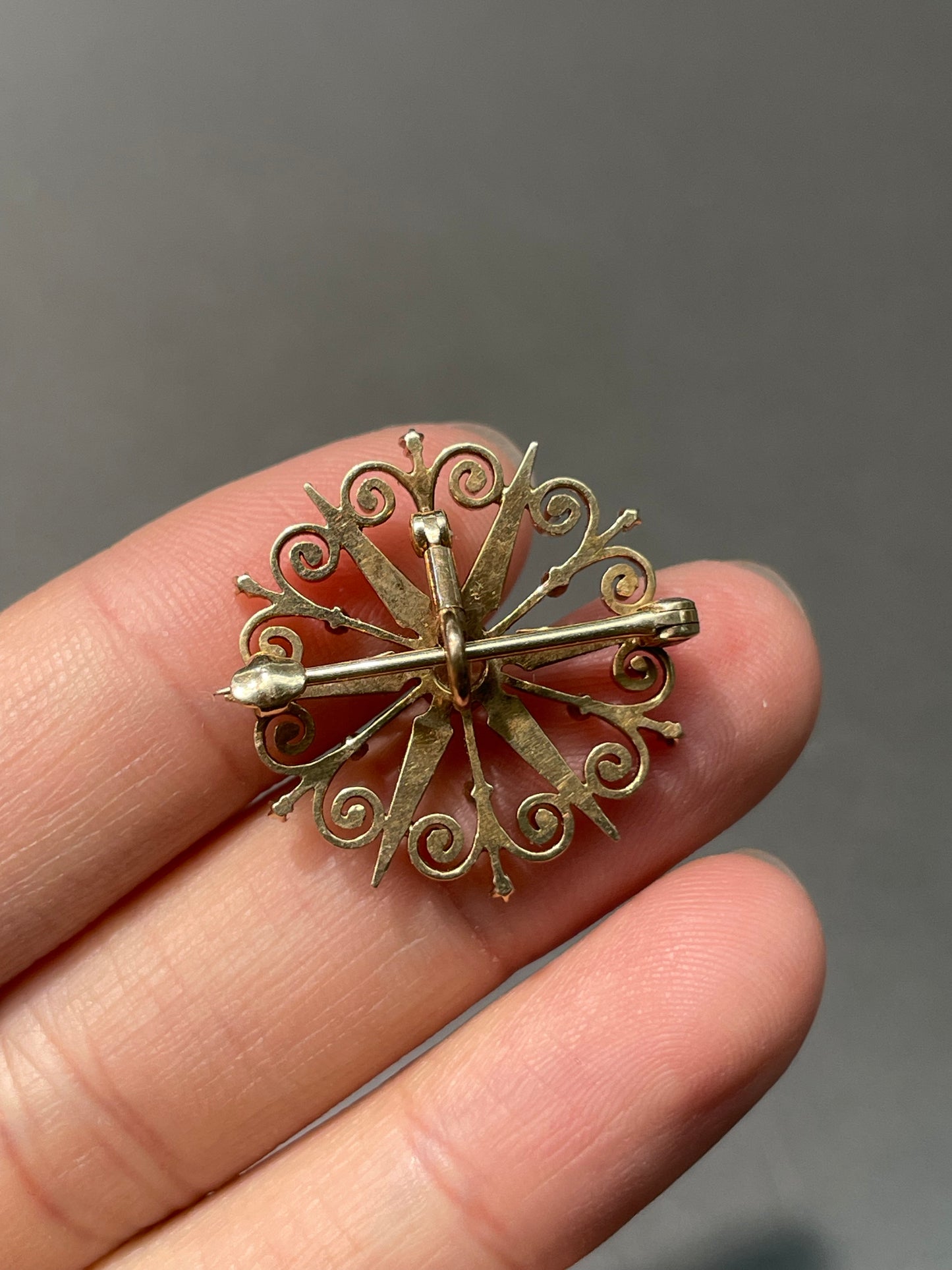Antique 14K Yellow Gold 0.35 CTW Diamond Starburst Pendant Brooch