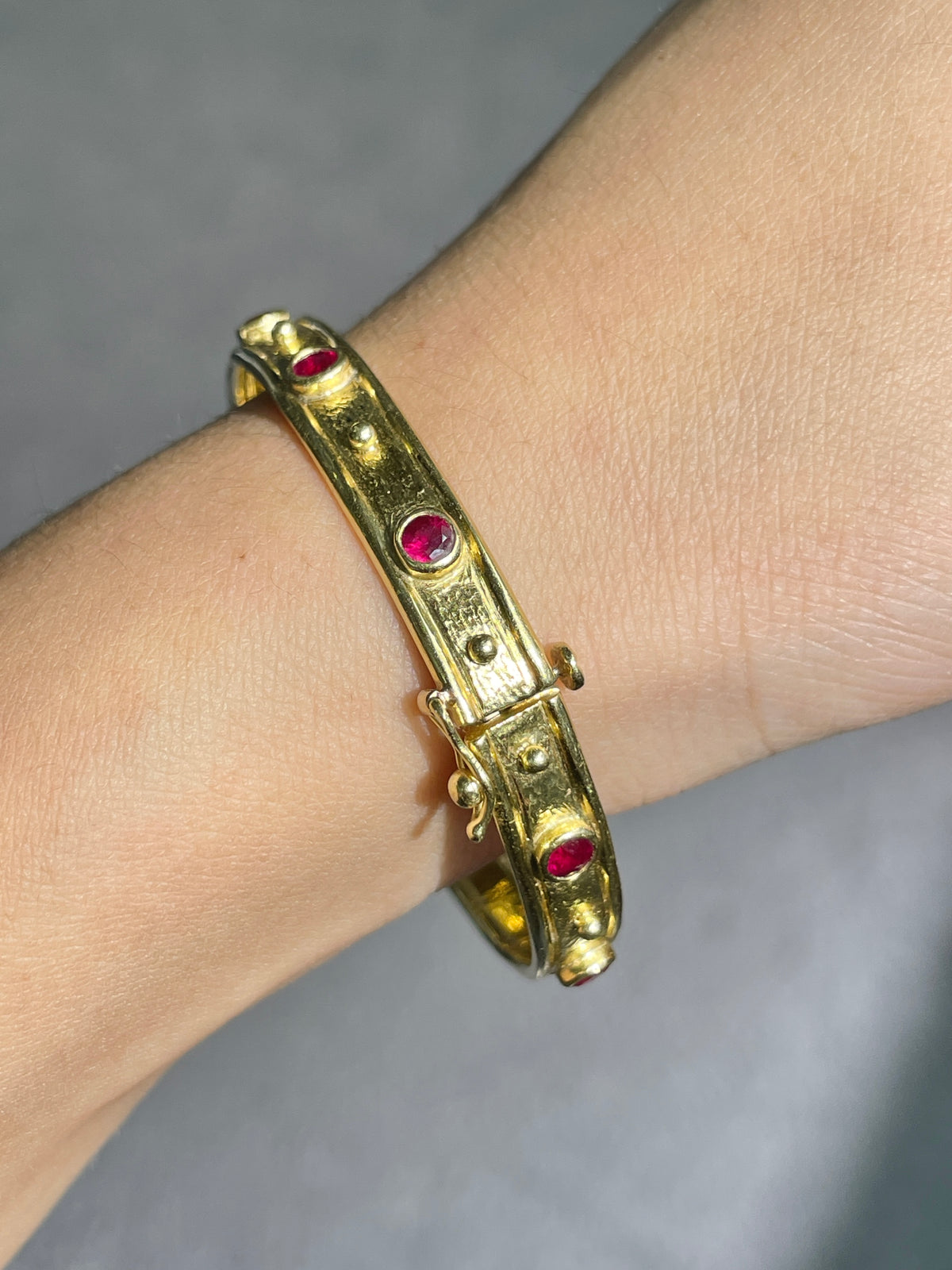 18K Gold Ruby Hammered Bangle Bracelet