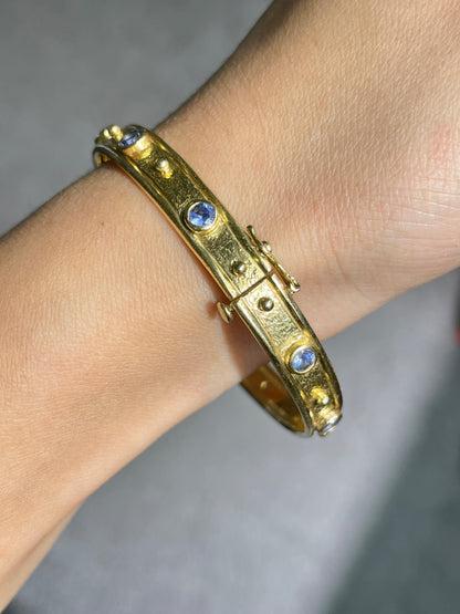 18K Gold Sapphire Hammered Bangle Bracelet