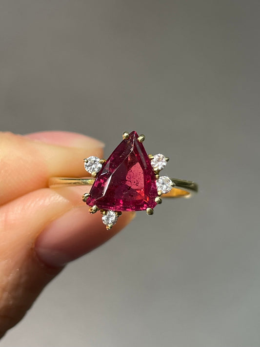 18K Yellow Gold Triangle Pink Tourmaline Diamond Ring