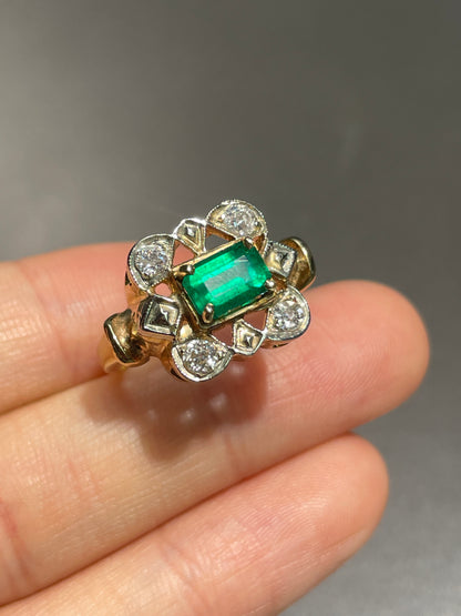 Antique 18K Gold Emerald Diamond Ring