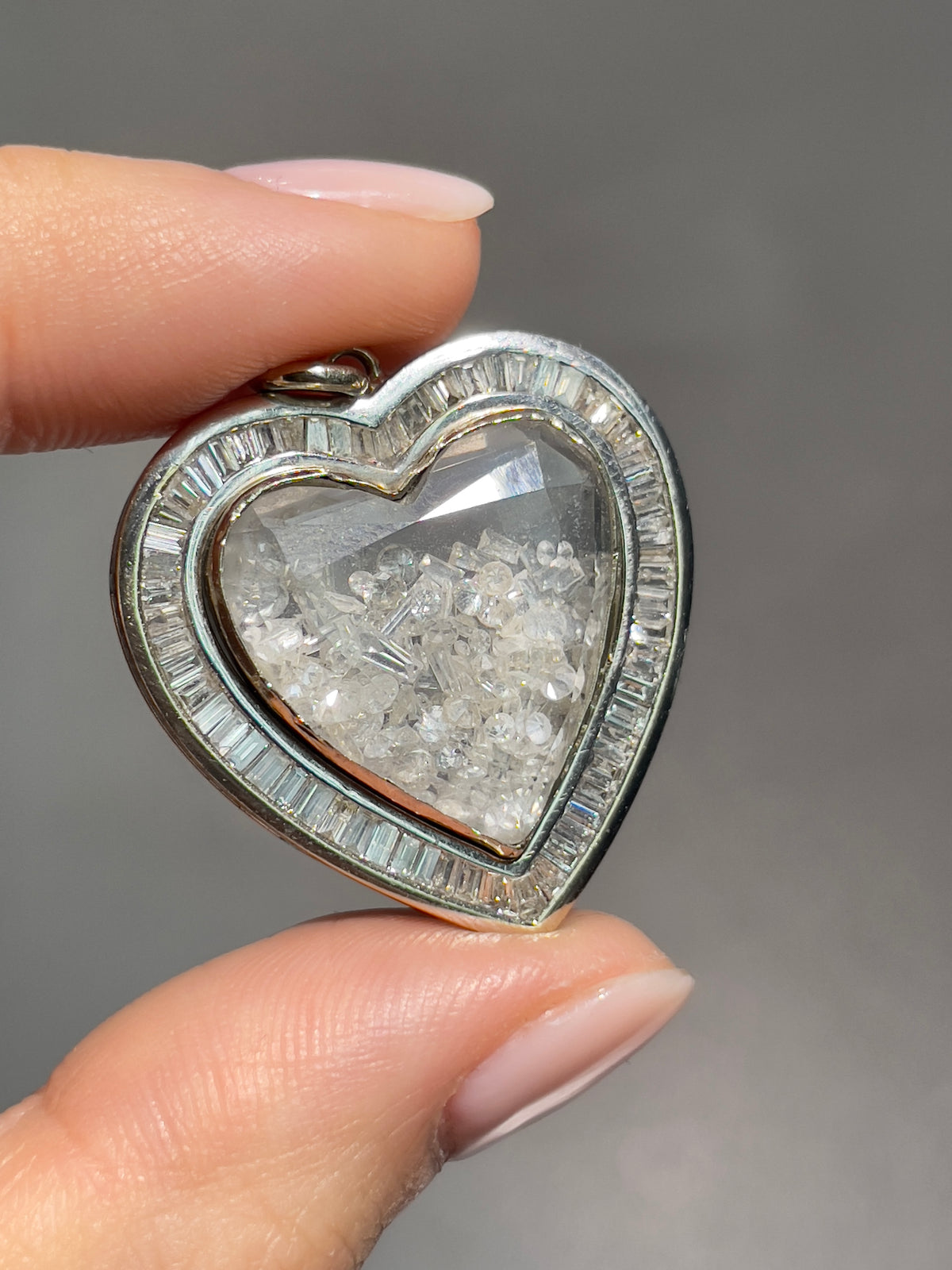 Vintage 18K Gold 5.6 CTW Diamond Heart Shaker Pendant