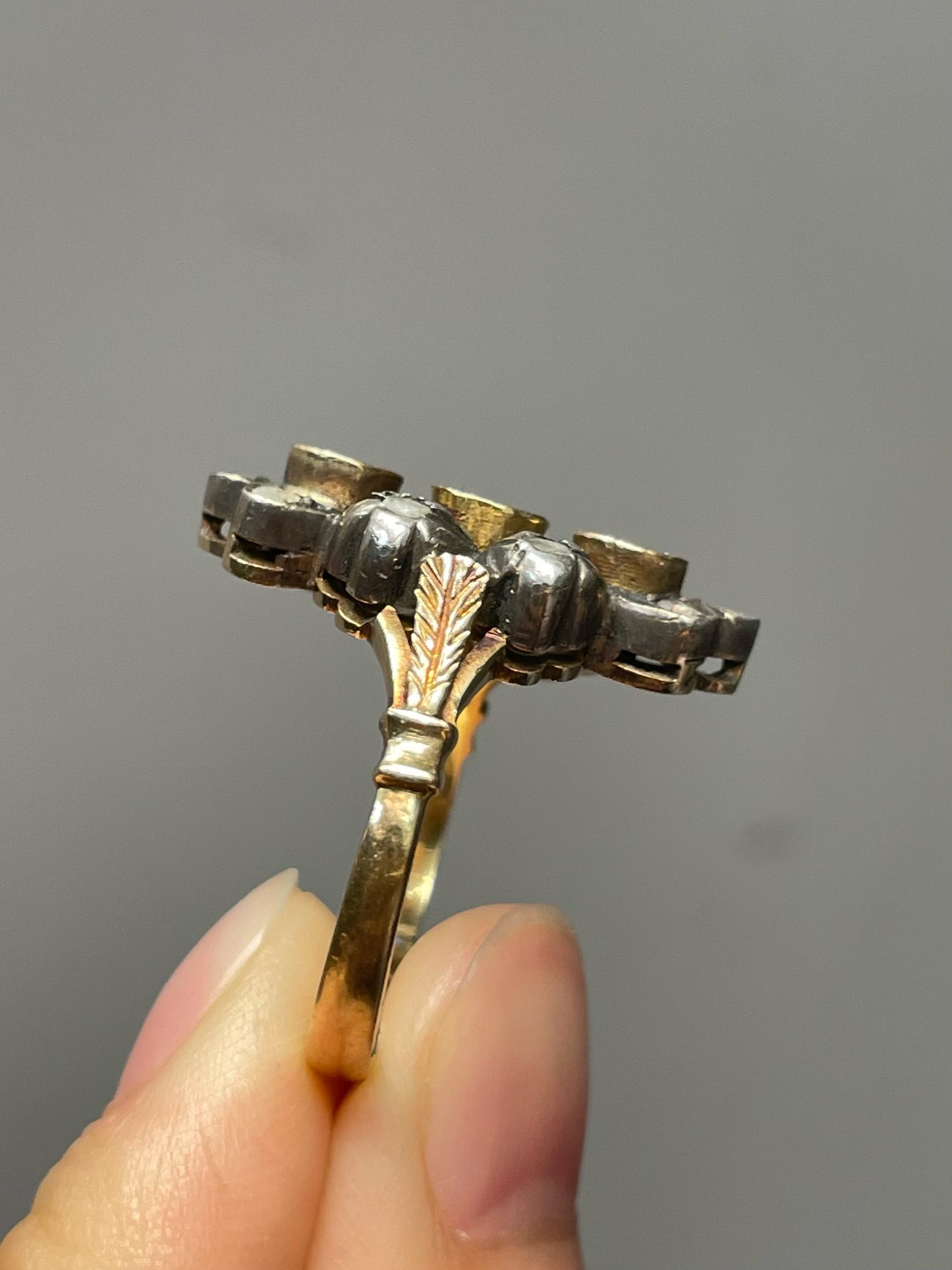 Antique Silver Topped 18K Yellow Gold Sapphire Diamond Ring