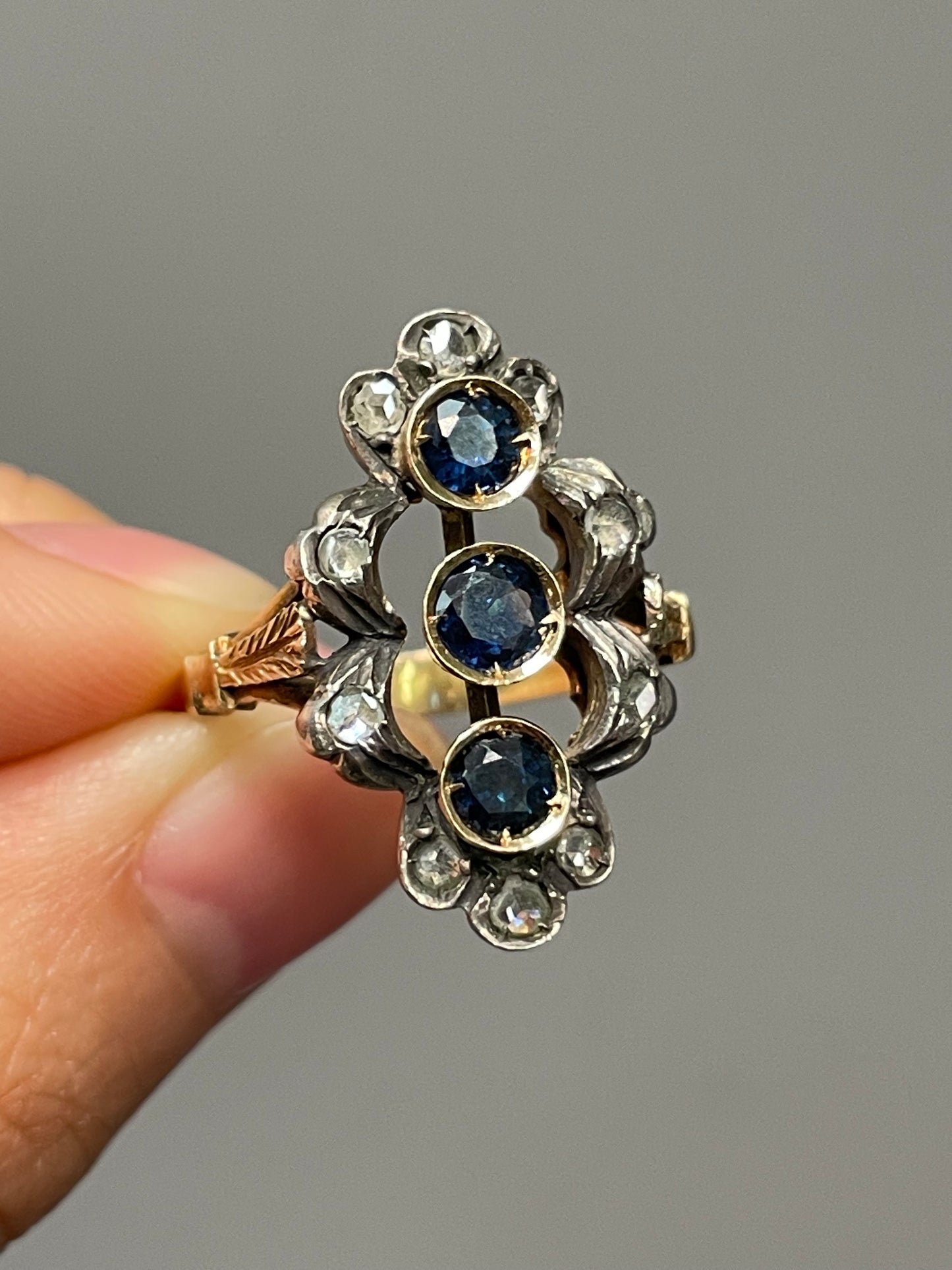 Antique Silver Topped 18K Yellow Gold Sapphire Diamond Ring