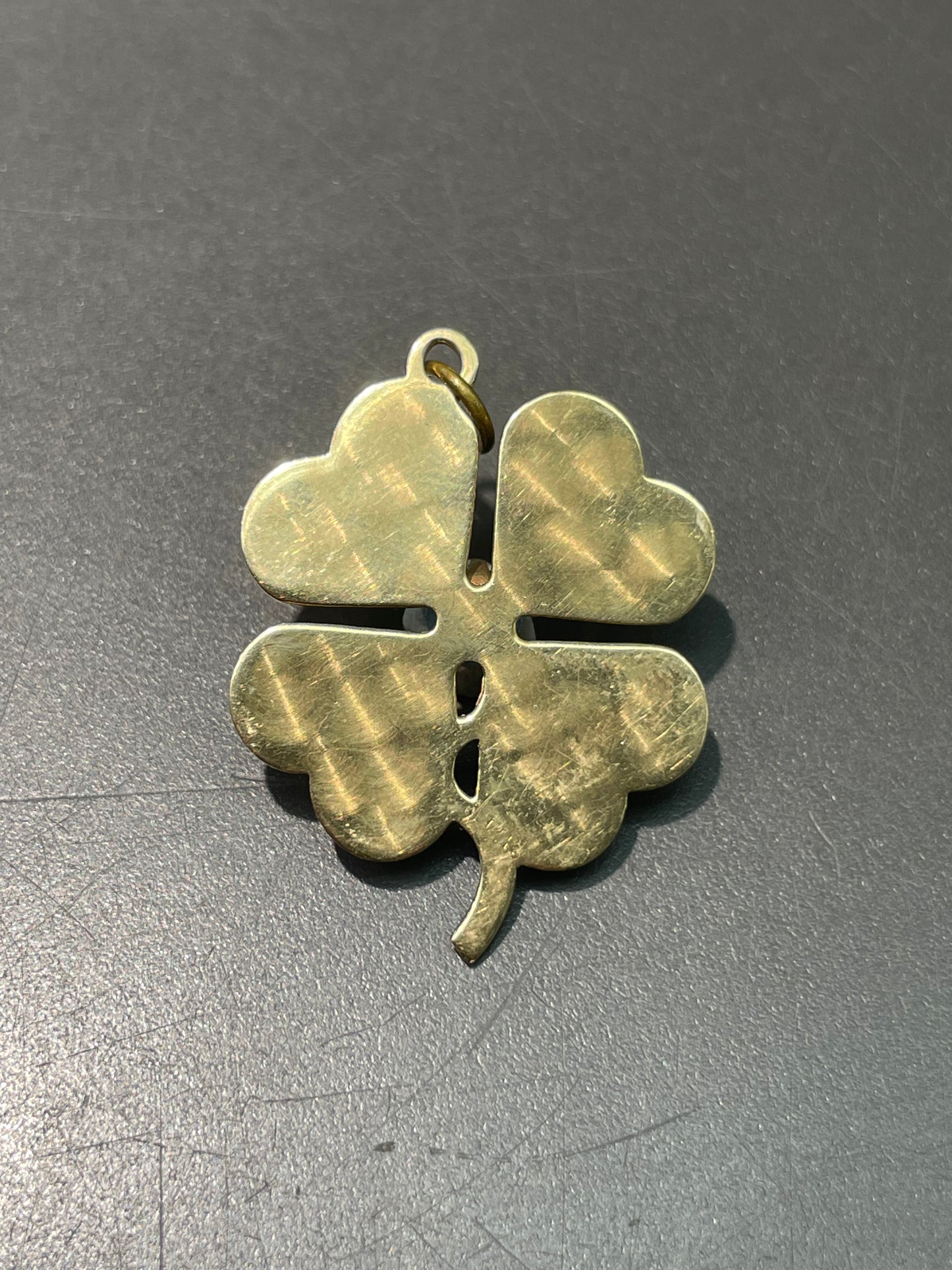 Vintage 14K Yellow Gold Topaz Clover Shamrock Engine Turned Pendant Charm Pendant
