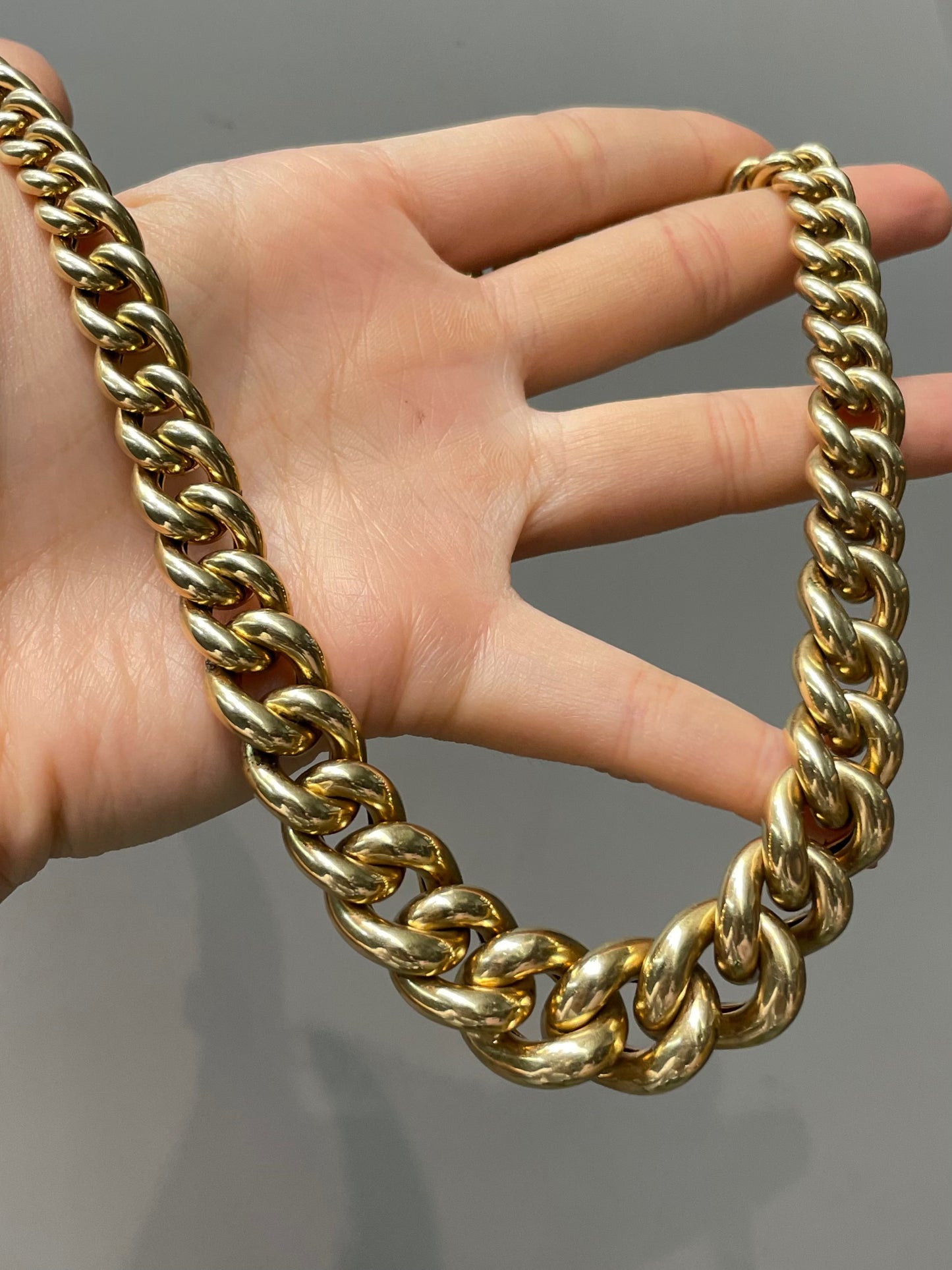 Vintage 14K Yellow Gold Graduated Curblink Chain Necklace
