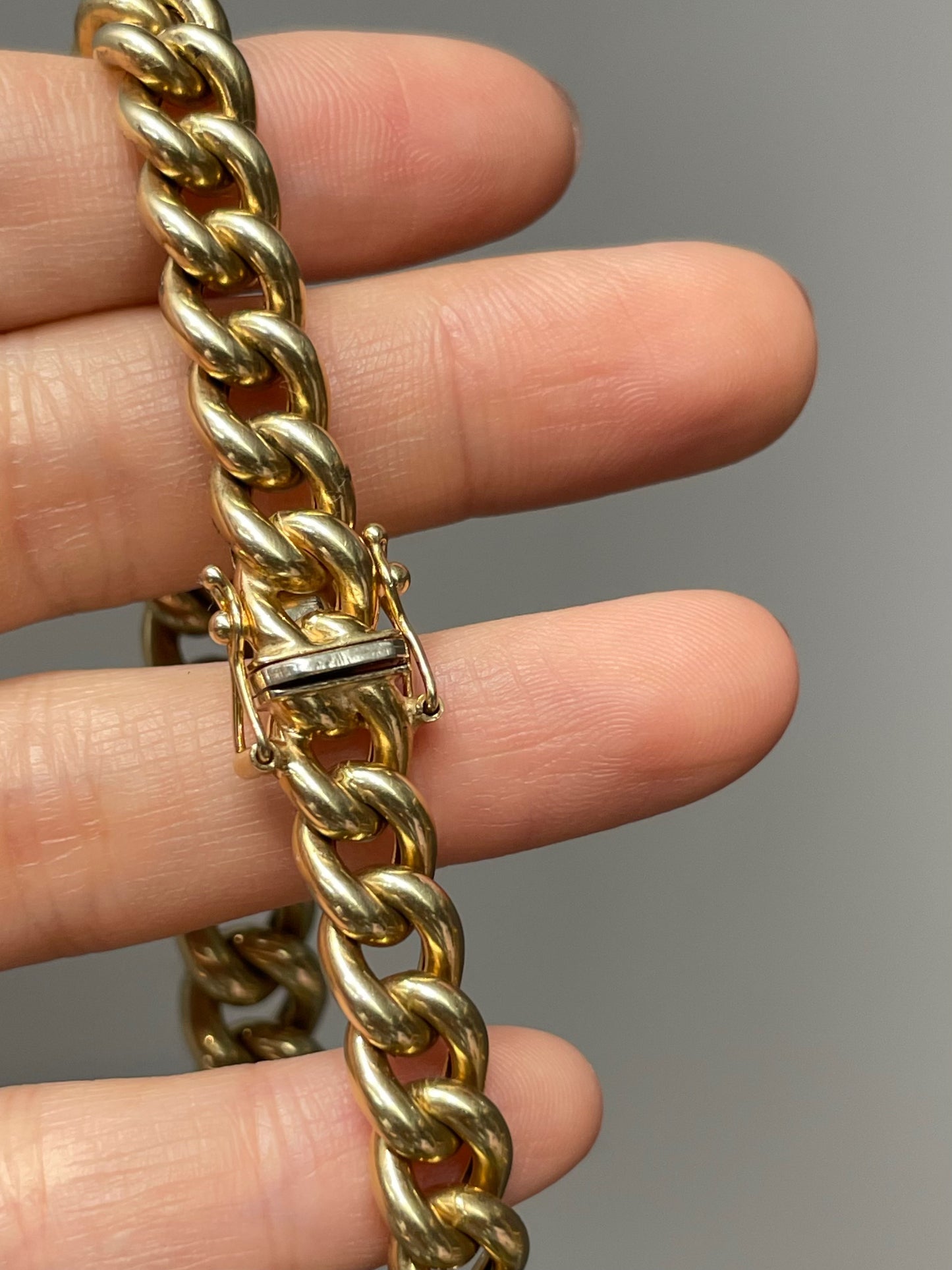 Vintage 14K Yellow Gold Graduated Curblink Chain Necklace